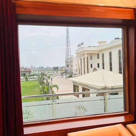 Royal Heritage Hotel & Resort Ayodhya Exterior foto