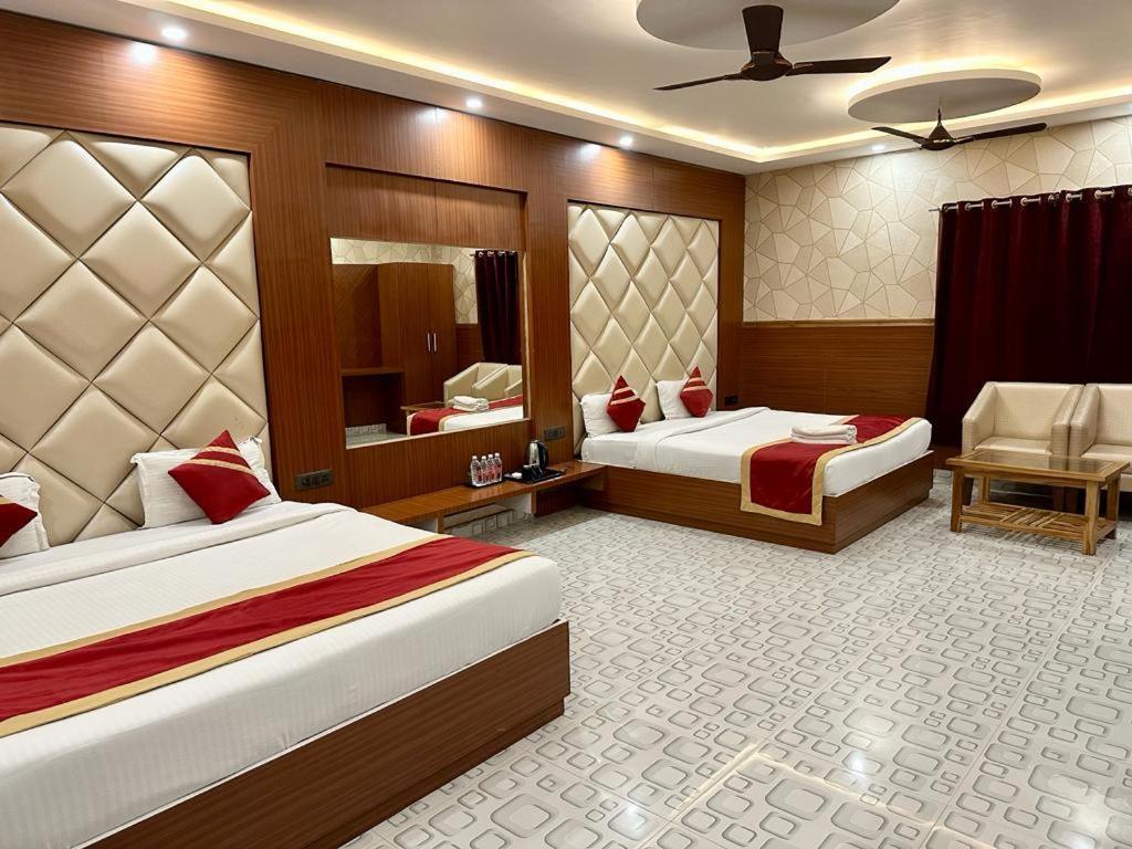 Royal Heritage Hotel & Resort Ayodhya Exterior foto