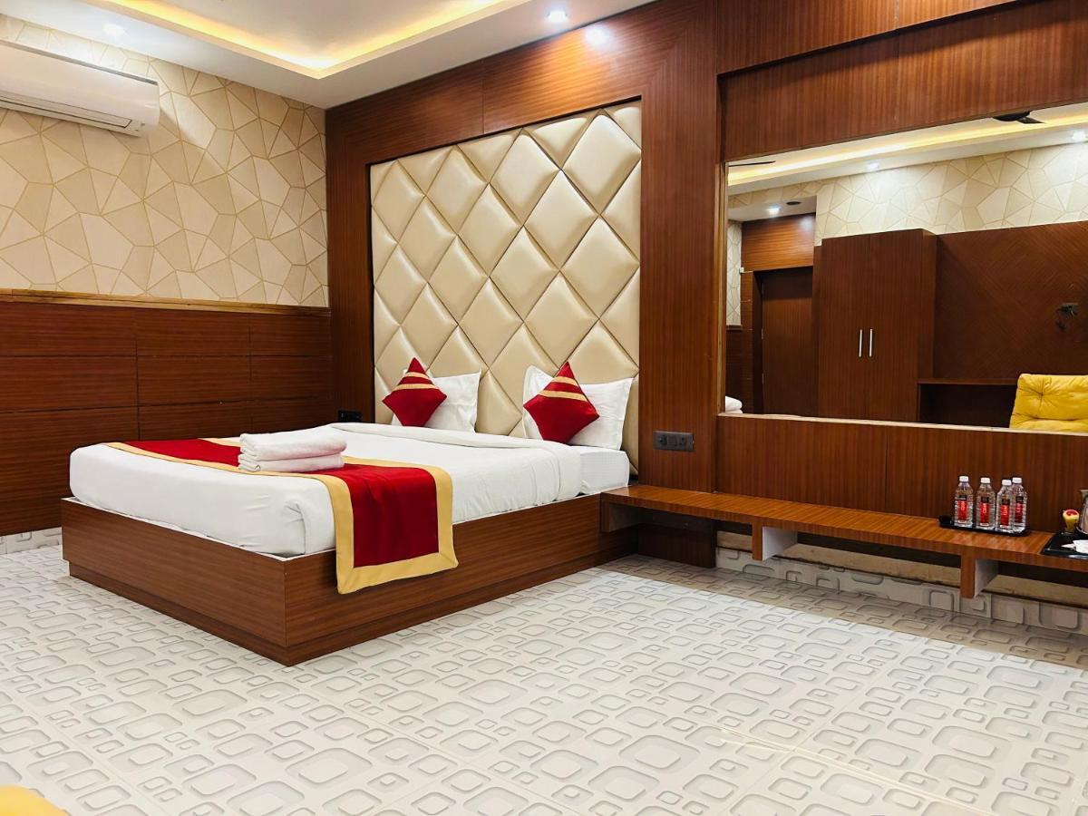 Royal Heritage Hotel & Resort Ayodhya Exterior foto