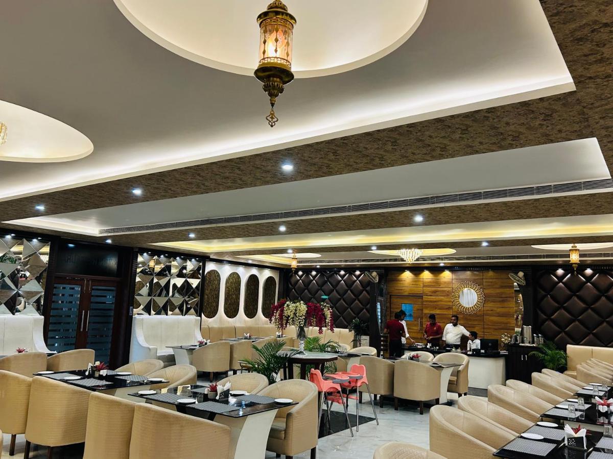 Royal Heritage Hotel & Resort Ayodhya Exterior foto
